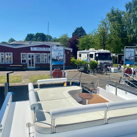 Hausboot Mit Traumlage In Luebeck-Travemuende Hotel Buitenkant foto