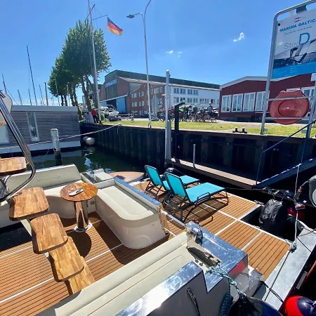 Hausboot Mit Traumlage In Luebeck-Travemuende Hotel Buitenkant foto
