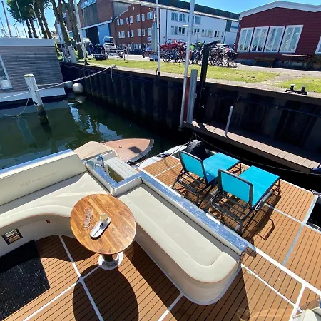 Hausboot Mit Traumlage In Luebeck-Travemuende Hotel Buitenkant foto