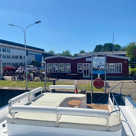 Hausboot Mit Traumlage In Luebeck-Travemuende Hotel Buitenkant foto