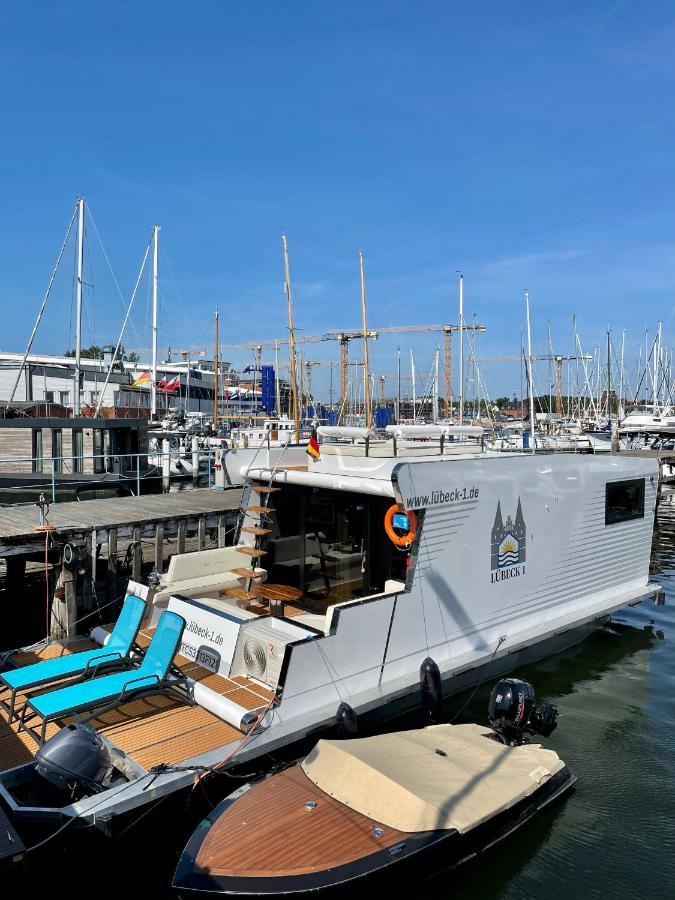 Bateau-hôtel Hausboot Mit Traumlage In Luebeck-travemuende Lübeck