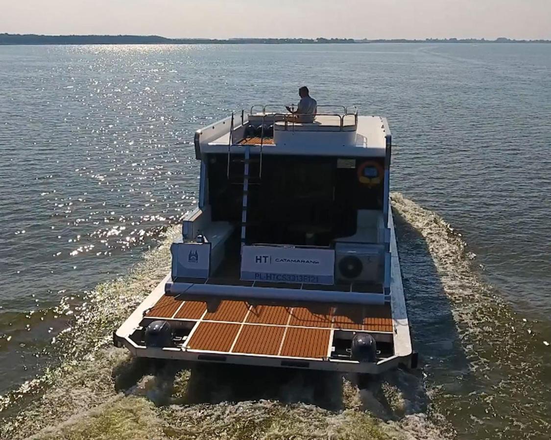 Hausboot Mit Traumlage In Luebeck-travemuende Botel