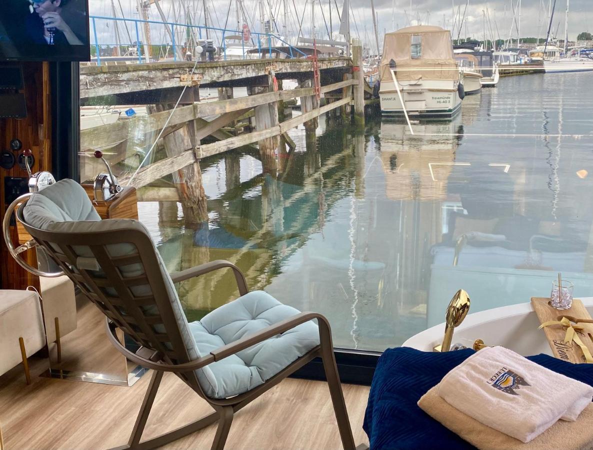 Hausboot Mit Traumlage In Luebeck-travemuende * Lübeck