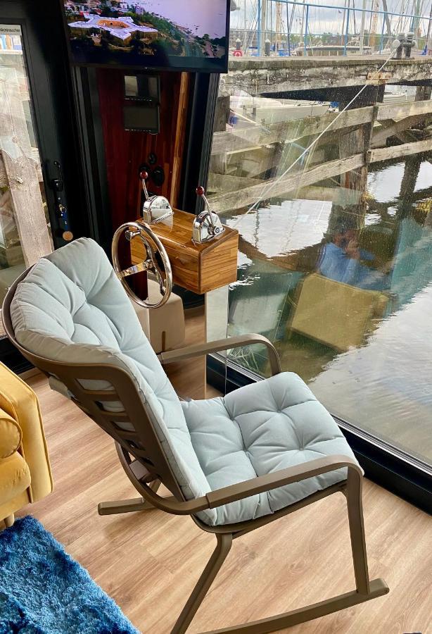 Bateau-hôtel Hausboot Mit Traumlage In Luebeck-travemuende Lübeck
