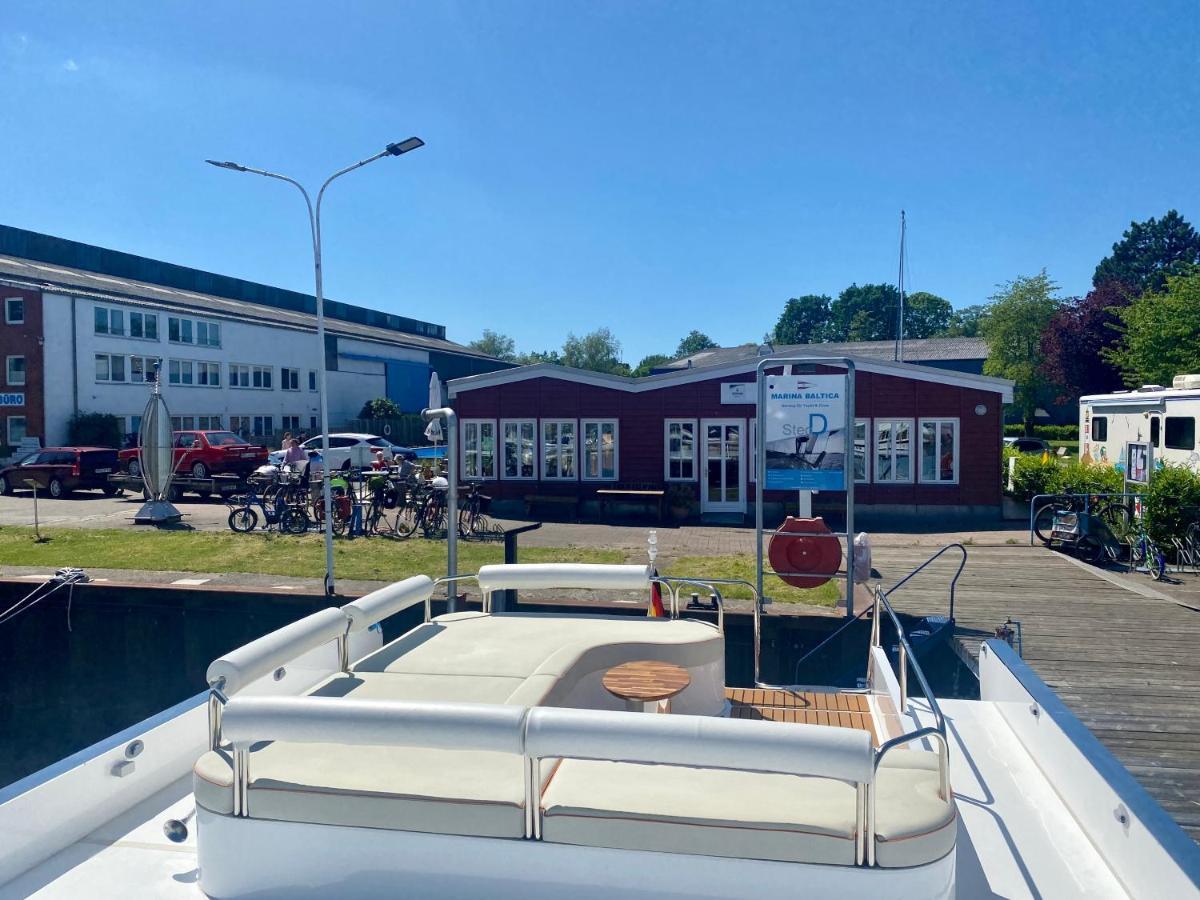 Bateau-hôtel Hausboot Mit Traumlage In Luebeck-travemuende Lübeck